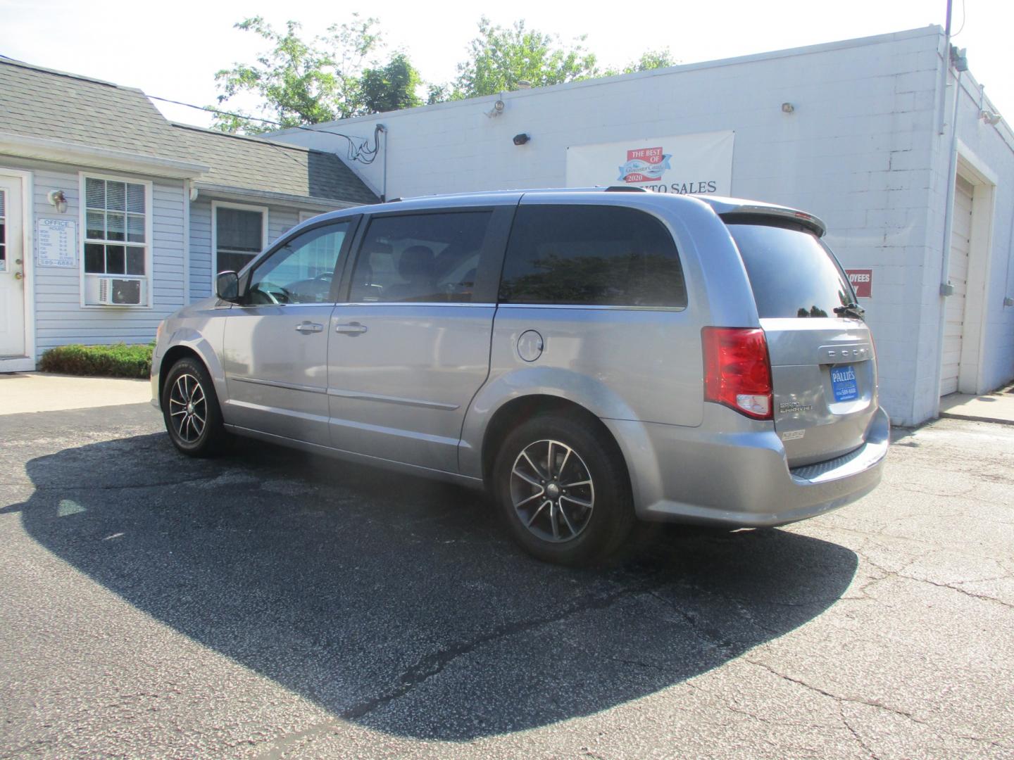 2017 Dodge Grand Caravan (2C4RDGCG5HR) , located at 540a Delsea Drive, Sewell, NJ, 08080, (856) 589-6888, 39.752560, -75.111206 - Photo#3